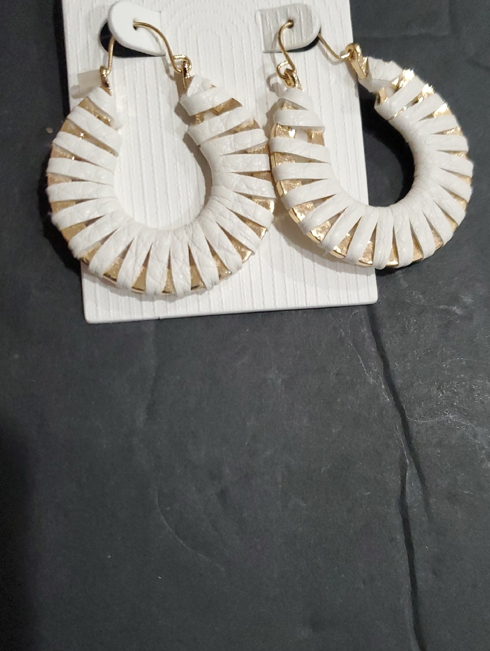 Gold tone white ivory raffia wrapped whipstitched style hoop earrings brand new